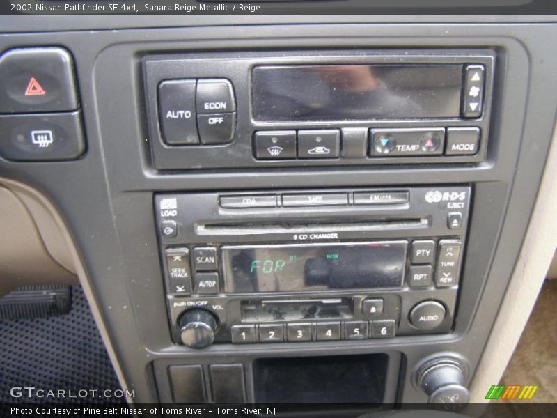 Sahara Beige Metallic / Beige 2002 Nissan Pathfinder SE 4x4