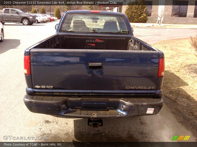 Indigo Blue Metallic / Medium Gray 2003 Chevrolet S10 LS Extended Cab 4x4