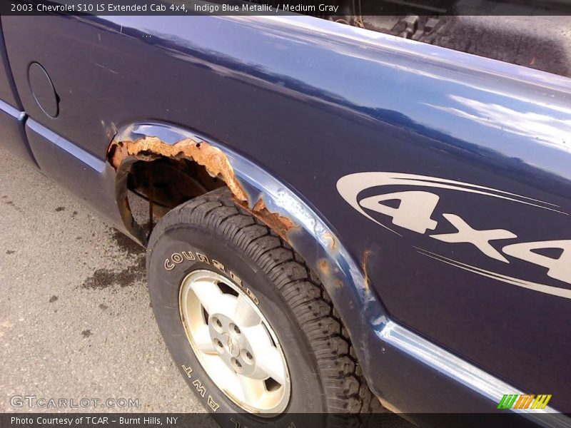 Indigo Blue Metallic / Medium Gray 2003 Chevrolet S10 LS Extended Cab 4x4