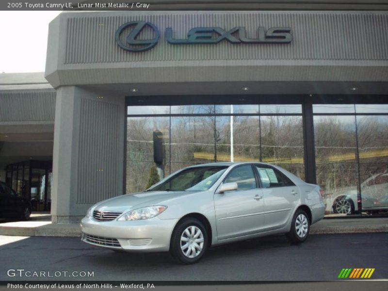 Lunar Mist Metallic / Gray 2005 Toyota Camry LE