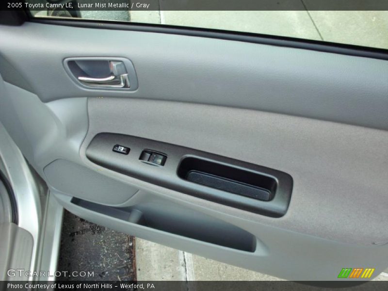 Lunar Mist Metallic / Gray 2005 Toyota Camry LE