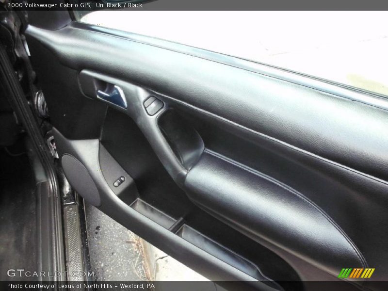 Uni Black / Black 2000 Volkswagen Cabrio GLS