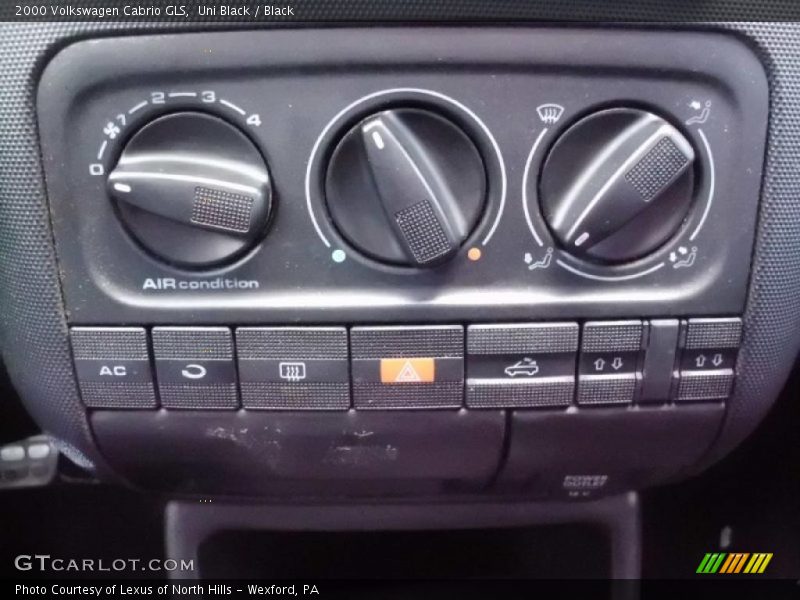 Uni Black / Black 2000 Volkswagen Cabrio GLS