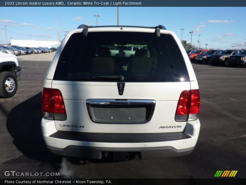 Ceramic White Tri-Coat / Light Parchment 2003 Lincoln Aviator Luxury AWD