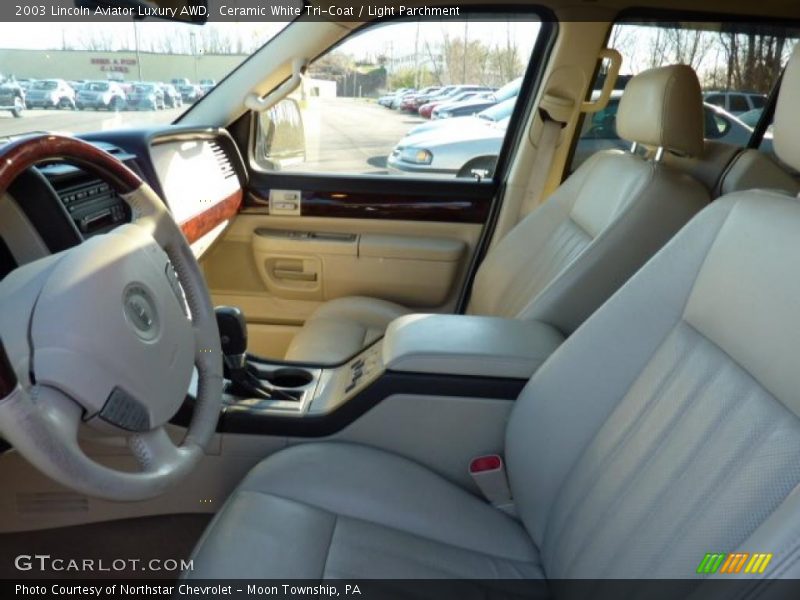 Ceramic White Tri-Coat / Light Parchment 2003 Lincoln Aviator Luxury AWD