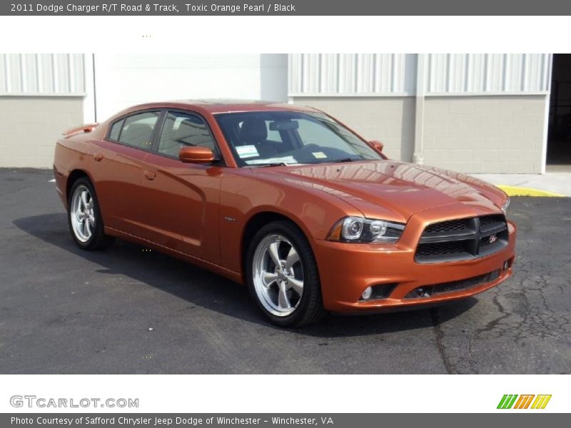 Front 3/4 View of 2011 Charger R/T Road & Track