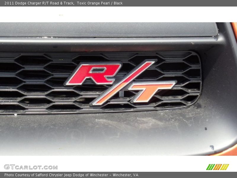  2011 Charger R/T Road & Track Logo