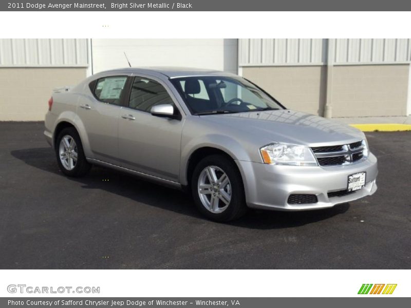 Bright Silver Metallic / Black 2011 Dodge Avenger Mainstreet