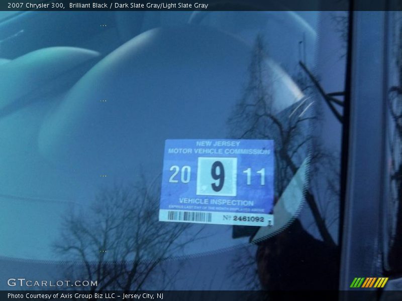 Brilliant Black / Dark Slate Gray/Light Slate Gray 2007 Chrysler 300