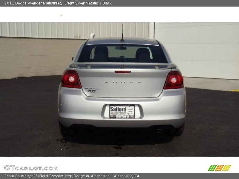 Bright Silver Metallic / Black 2011 Dodge Avenger Mainstreet