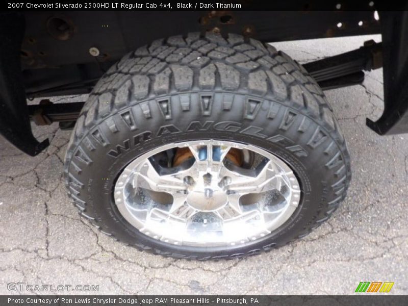 Custom Wheels of 2007 Silverado 2500HD LT Regular Cab 4x4