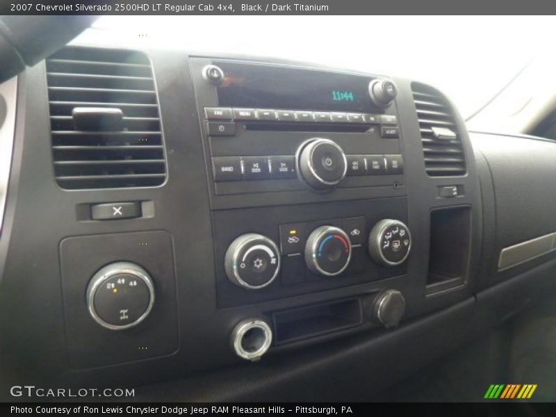 Controls of 2007 Silverado 2500HD LT Regular Cab 4x4