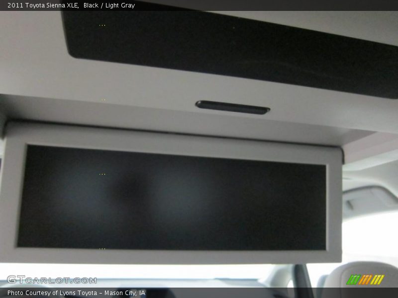 Black / Light Gray 2011 Toyota Sienna XLE