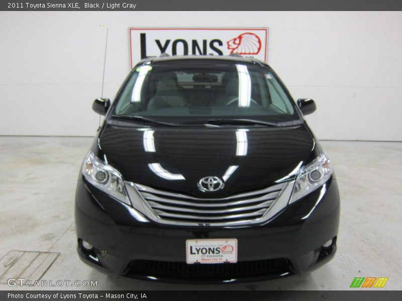 Black / Light Gray 2011 Toyota Sienna XLE