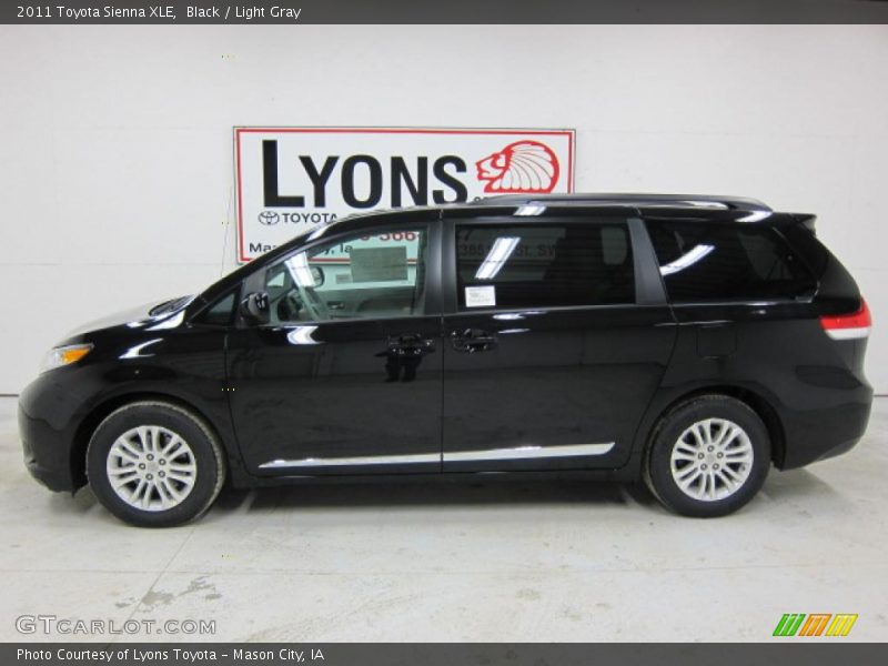Black / Light Gray 2011 Toyota Sienna XLE