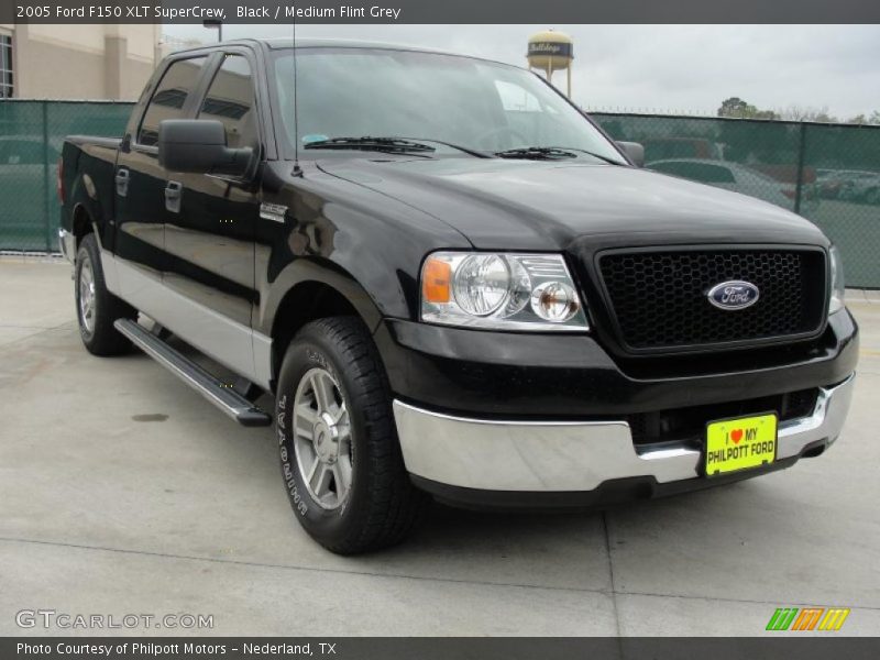 Black / Medium Flint Grey 2005 Ford F150 XLT SuperCrew