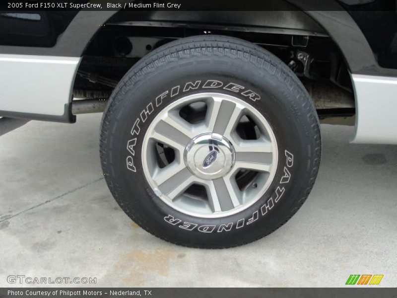 Black / Medium Flint Grey 2005 Ford F150 XLT SuperCrew