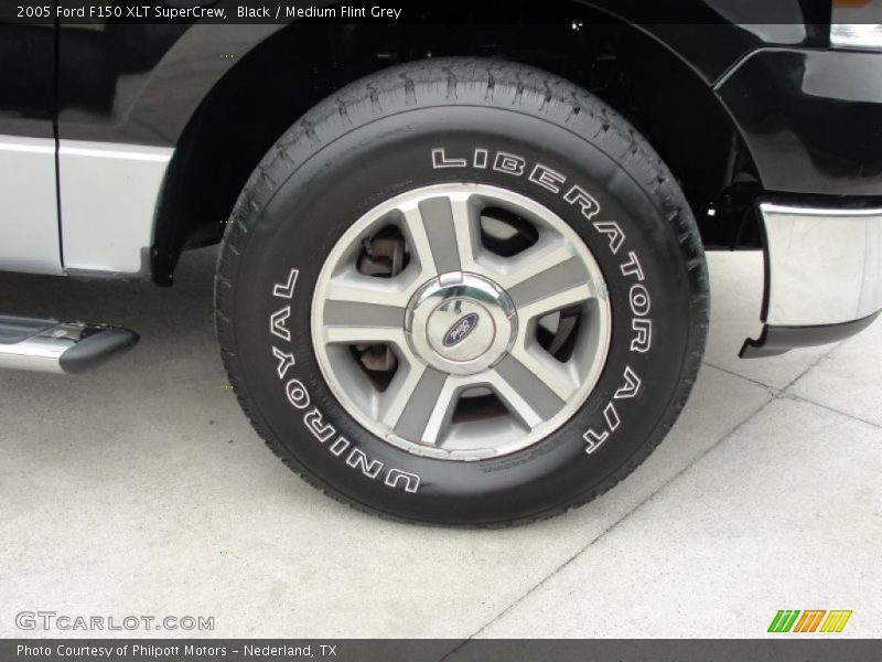 Black / Medium Flint Grey 2005 Ford F150 XLT SuperCrew