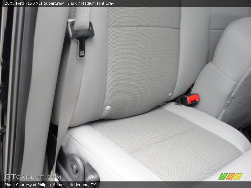 Black / Medium Flint Grey 2005 Ford F150 XLT SuperCrew