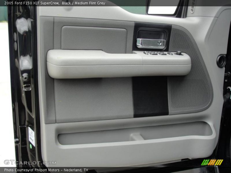 Black / Medium Flint Grey 2005 Ford F150 XLT SuperCrew