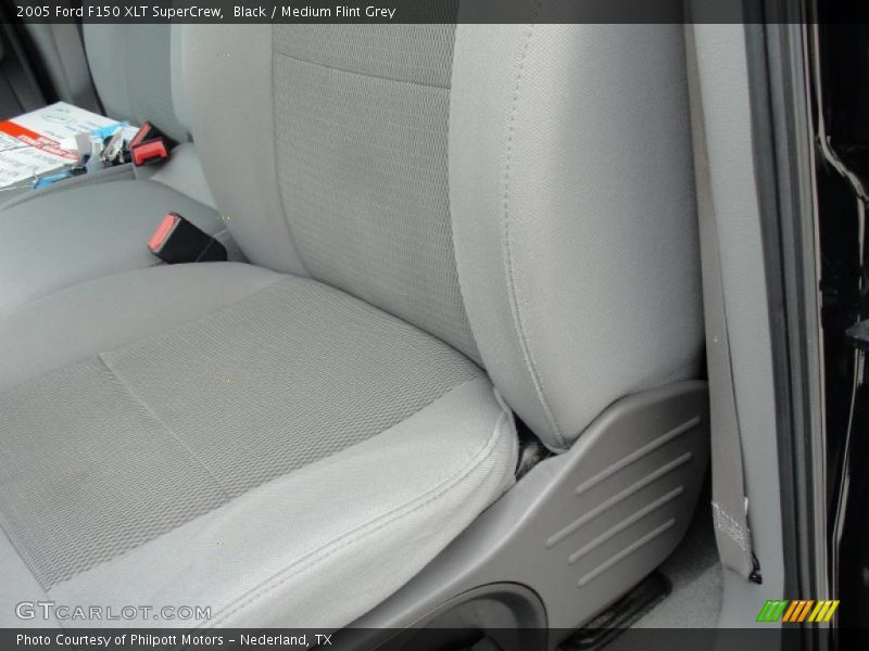 Black / Medium Flint Grey 2005 Ford F150 XLT SuperCrew
