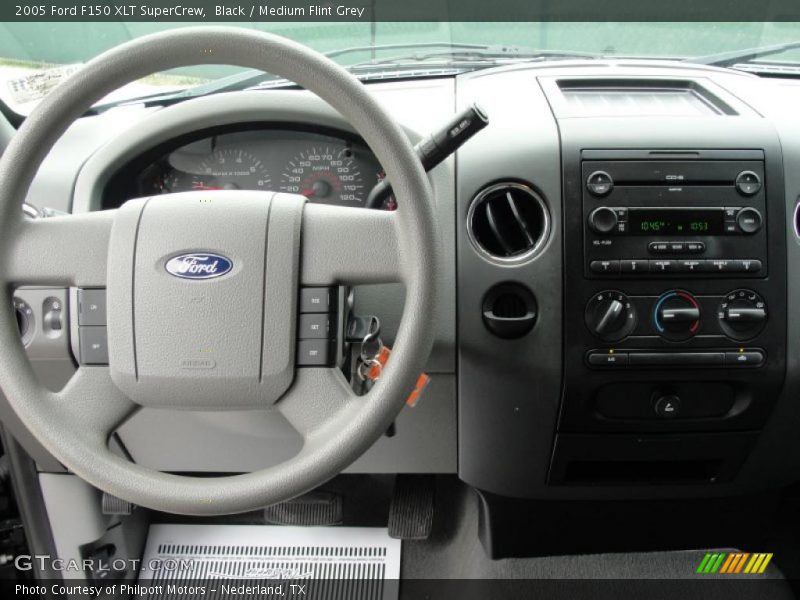 Black / Medium Flint Grey 2005 Ford F150 XLT SuperCrew