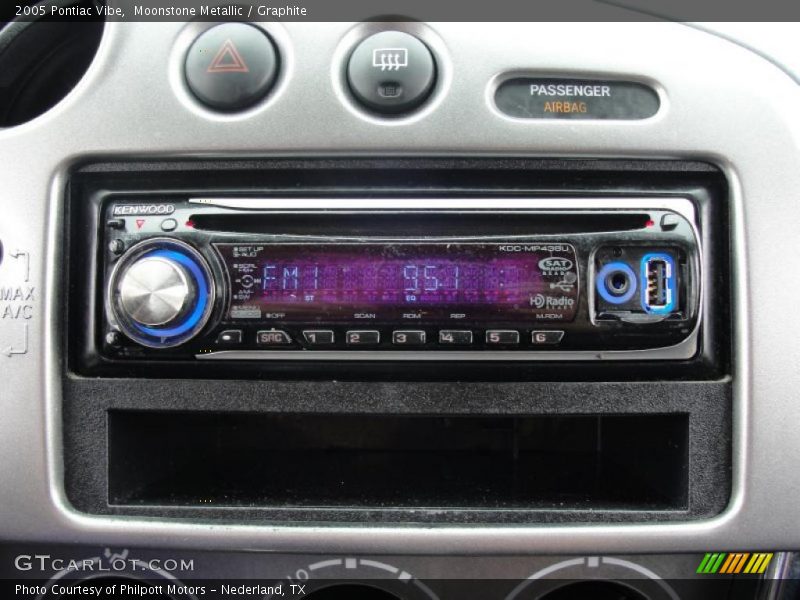 Moonstone Metallic / Graphite 2005 Pontiac Vibe