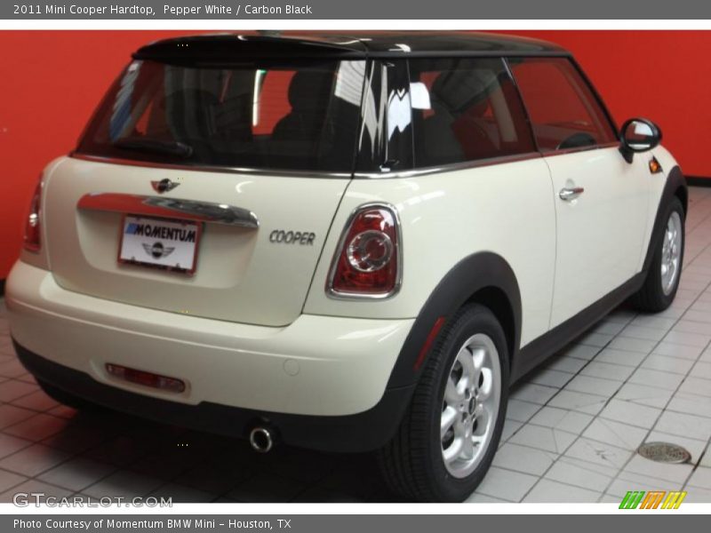 Pepper White / Carbon Black 2011 Mini Cooper Hardtop
