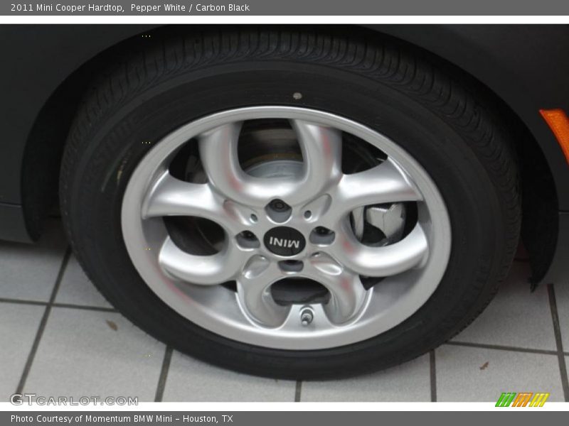 Pepper White / Carbon Black 2011 Mini Cooper Hardtop