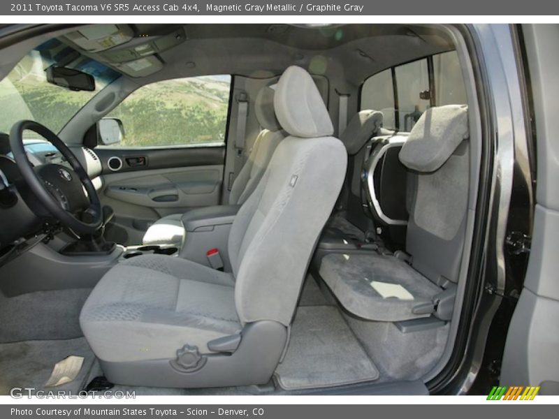 Magnetic Gray Metallic / Graphite Gray 2011 Toyota Tacoma V6 SR5 Access Cab 4x4