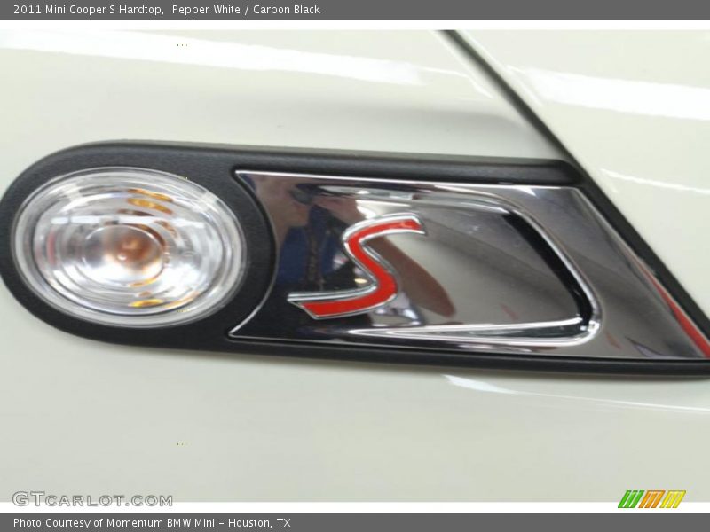 Pepper White / Carbon Black 2011 Mini Cooper S Hardtop