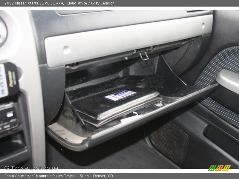 Cloud White / Gray Celadon 2002 Nissan Xterra SE V6 SC 4x4