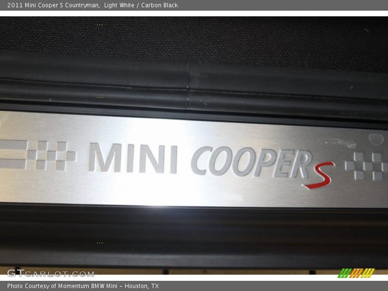Light White / Carbon Black 2011 Mini Cooper S Countryman