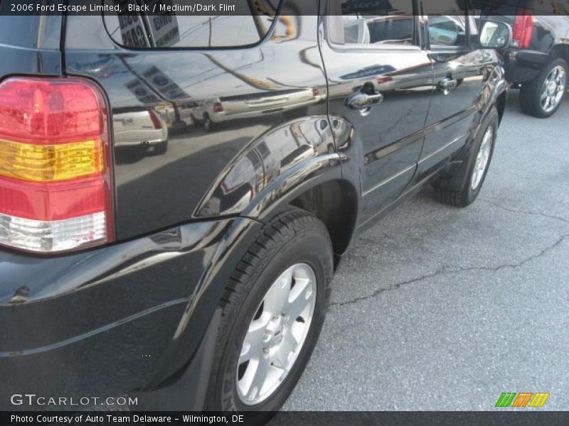 Black / Medium/Dark Flint 2006 Ford Escape Limited