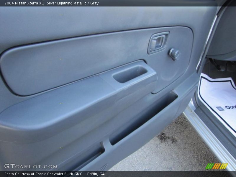 Silver Lightning Metallic / Gray 2004 Nissan Xterra XE