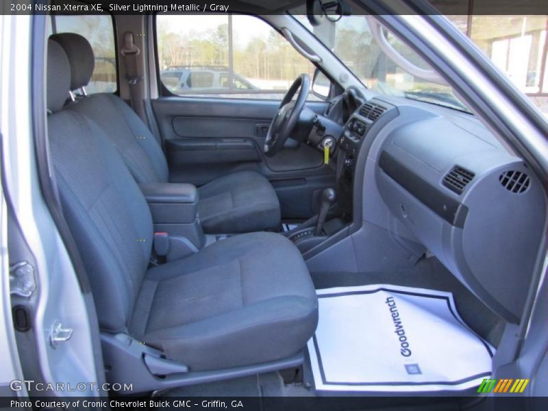 Silver Lightning Metallic / Gray 2004 Nissan Xterra XE