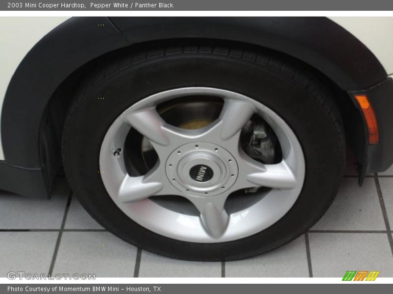 Pepper White / Panther Black 2003 Mini Cooper Hardtop