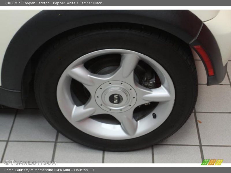 Pepper White / Panther Black 2003 Mini Cooper Hardtop