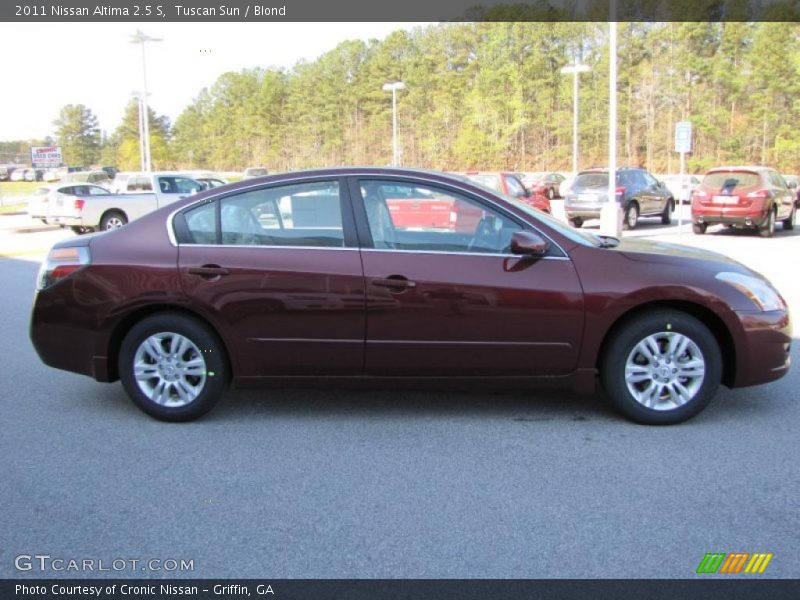 Tuscan Sun / Blond 2011 Nissan Altima 2.5 S