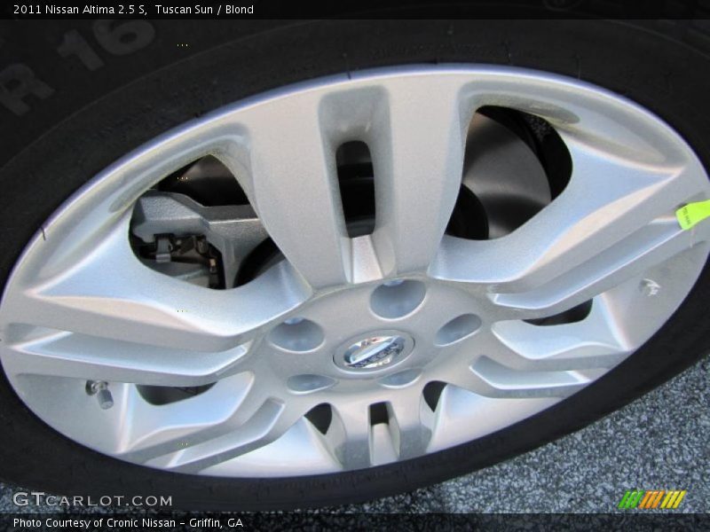 Tuscan Sun / Blond 2011 Nissan Altima 2.5 S