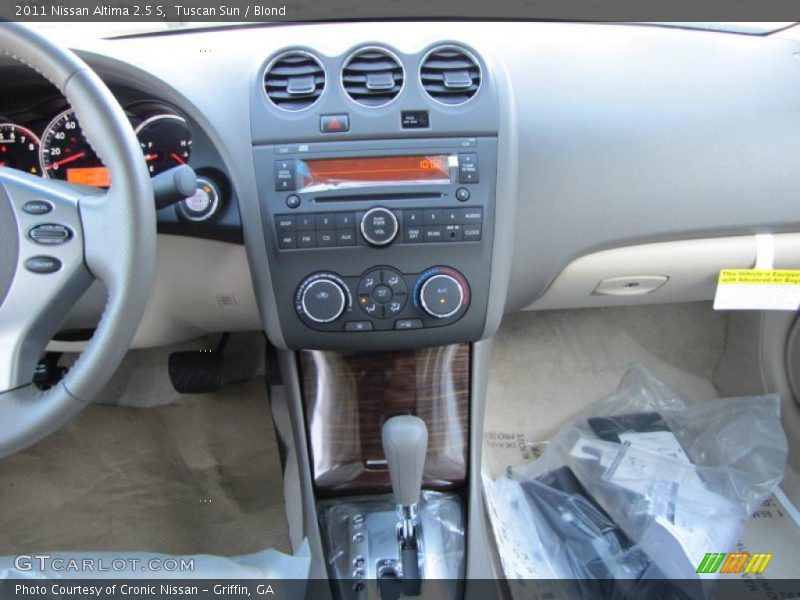 Tuscan Sun / Blond 2011 Nissan Altima 2.5 S