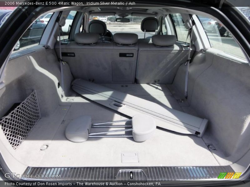  2006 E 500 4Matic Wagon Trunk