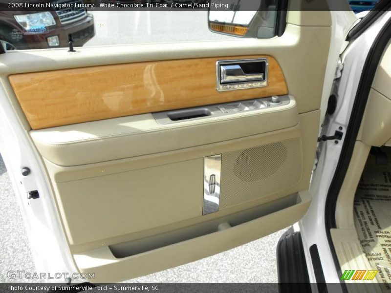 White Chocolate Tri Coat / Camel/Sand Piping 2008 Lincoln Navigator Luxury