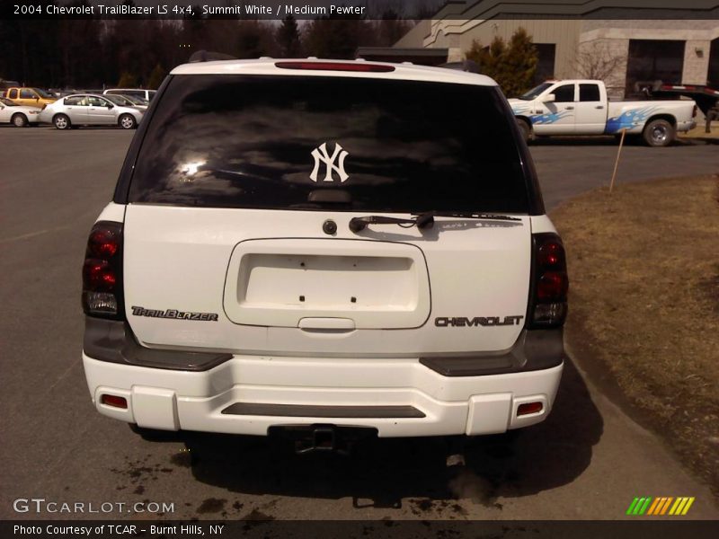 Summit White / Medium Pewter 2004 Chevrolet TrailBlazer LS 4x4