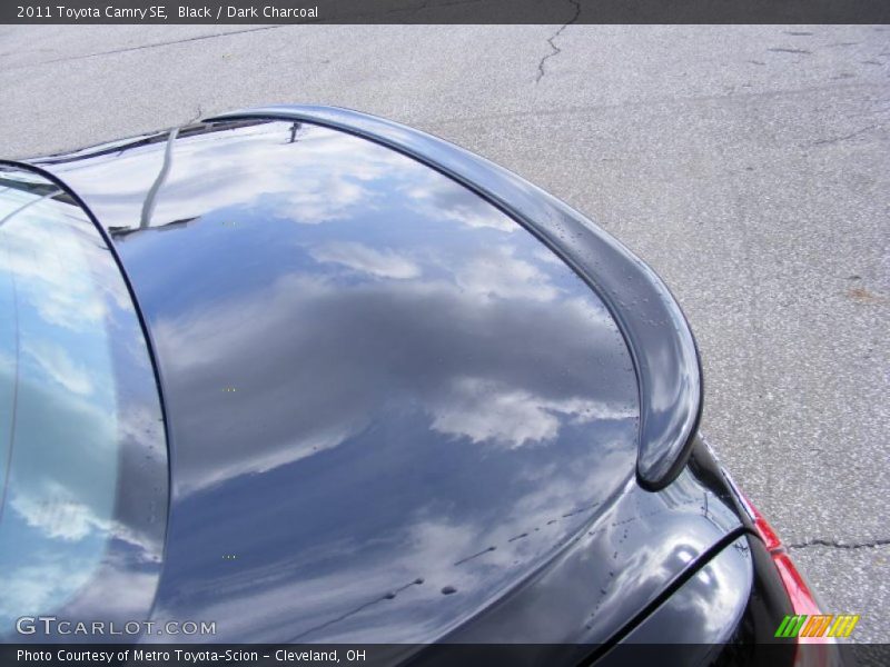 Black / Dark Charcoal 2011 Toyota Camry SE