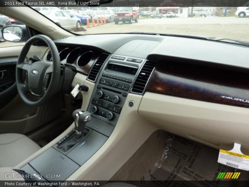 Dashboard of 2011 Taurus SEL AWD