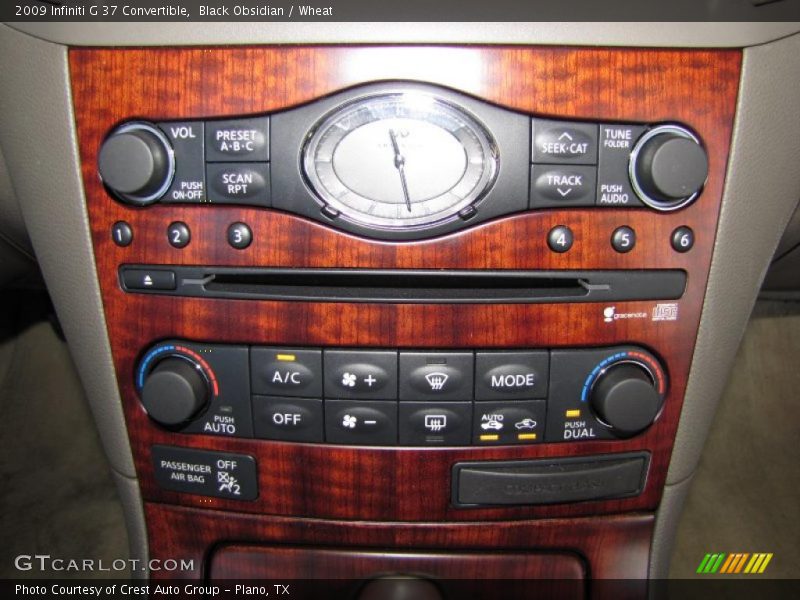 Controls of 2009 G 37 Convertible