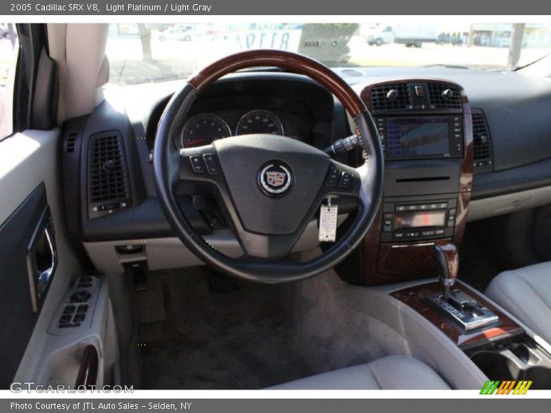 Light Platinum / Light Gray 2005 Cadillac SRX V8