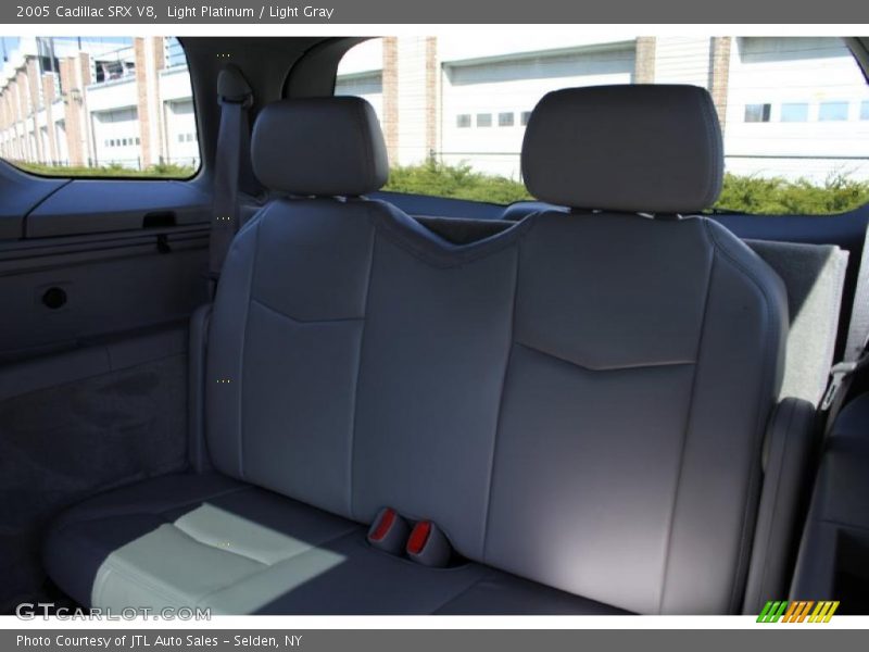 Light Platinum / Light Gray 2005 Cadillac SRX V8