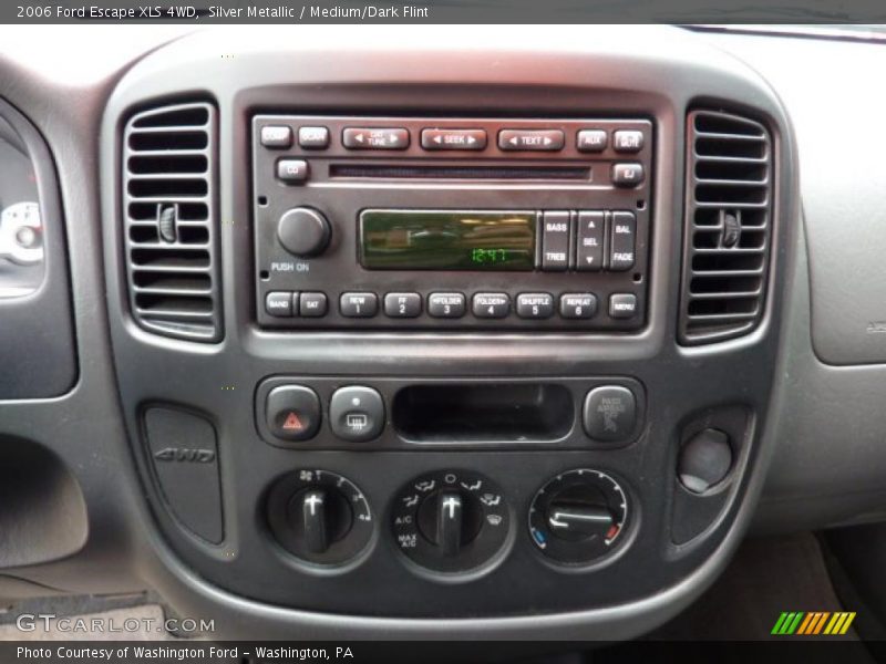 Silver Metallic / Medium/Dark Flint 2006 Ford Escape XLS 4WD